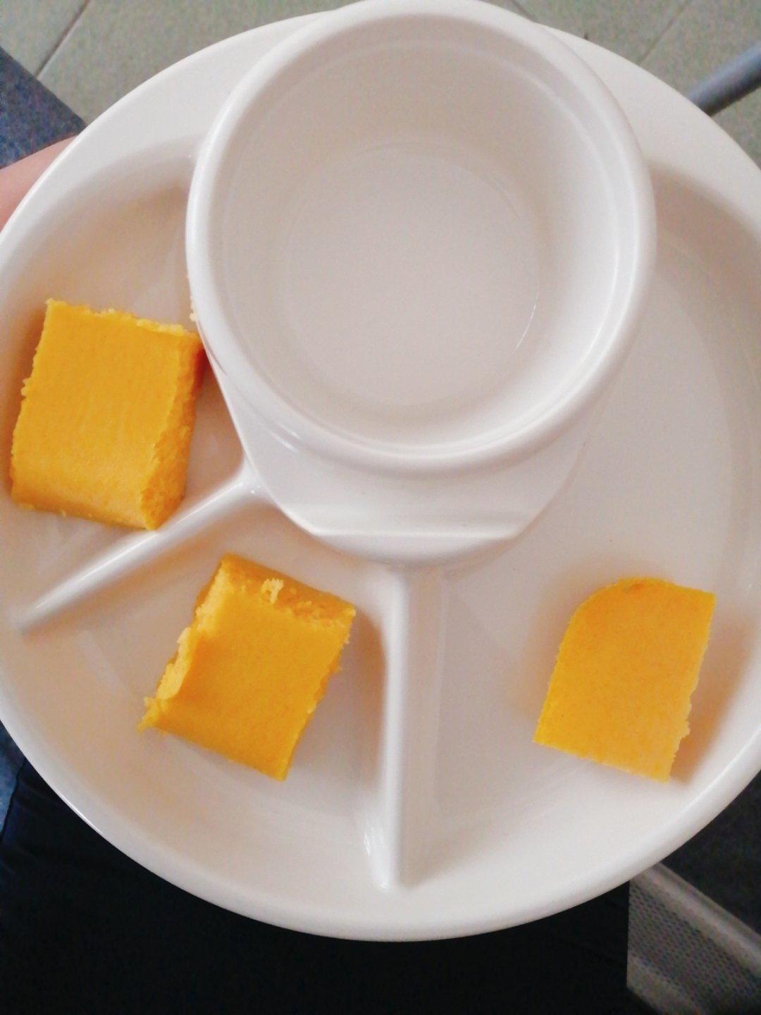 八个月宝宝辅食——胡萝卜蒸蛋糕