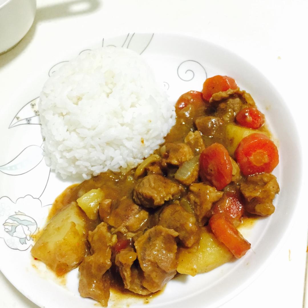咖喱牛腩