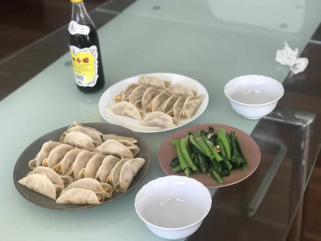 脆底玉米鸡肉锅贴