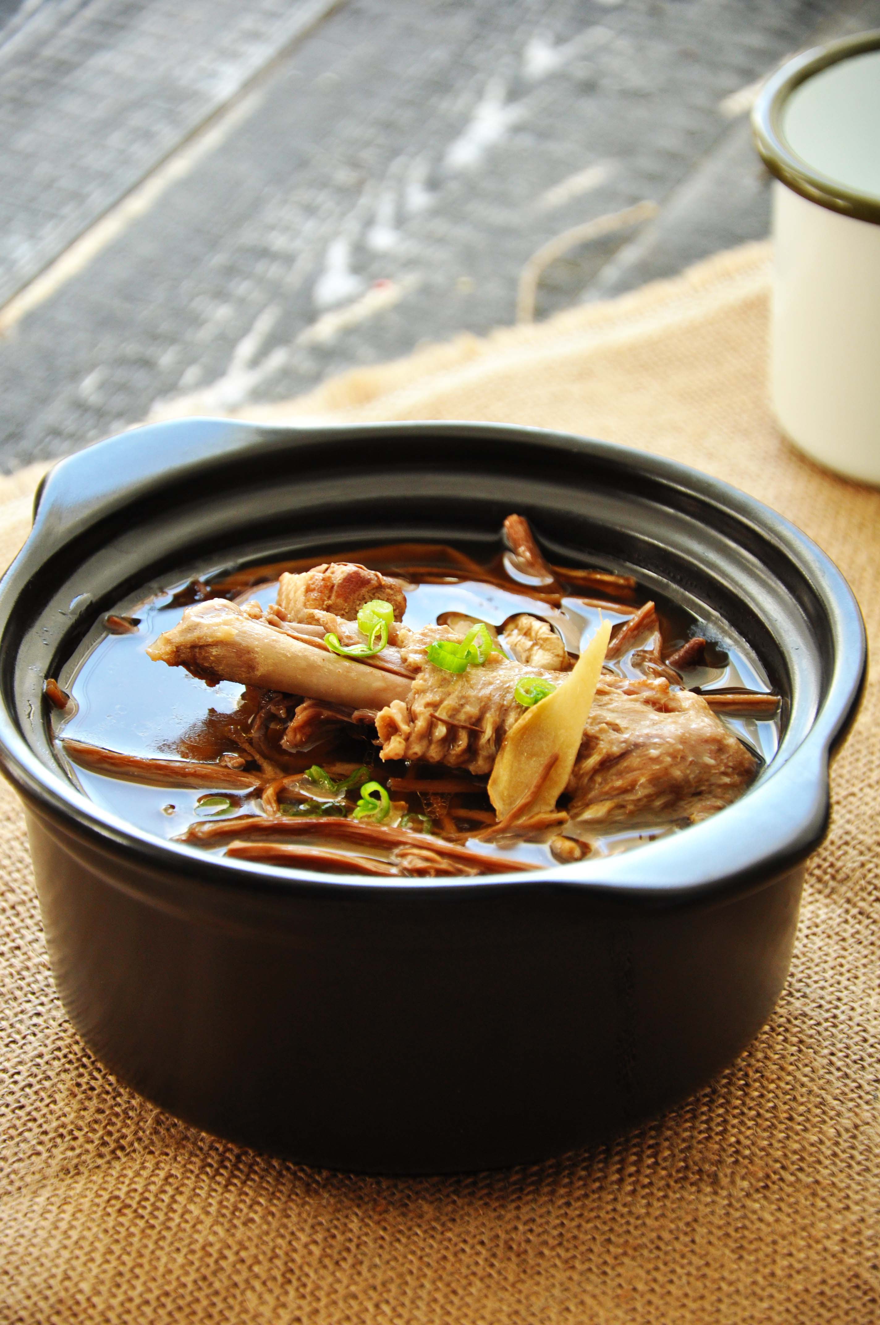 乜乜乜乜做的茶树菇煲水鸭汤