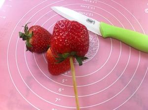 草莓花朵的做法 步骤1