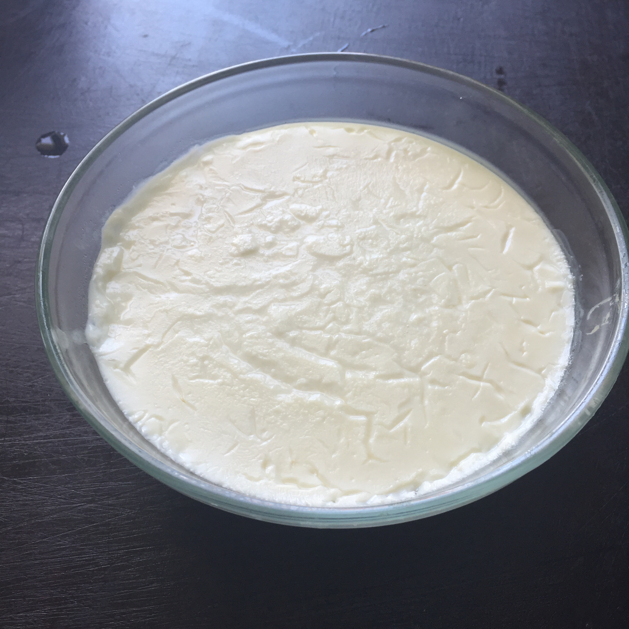 双皮奶（科学方子：淡奶油兑牛奶以假乱真乳脂达到8%的水牛奶，在家轻松做出正宗顺德味儿）