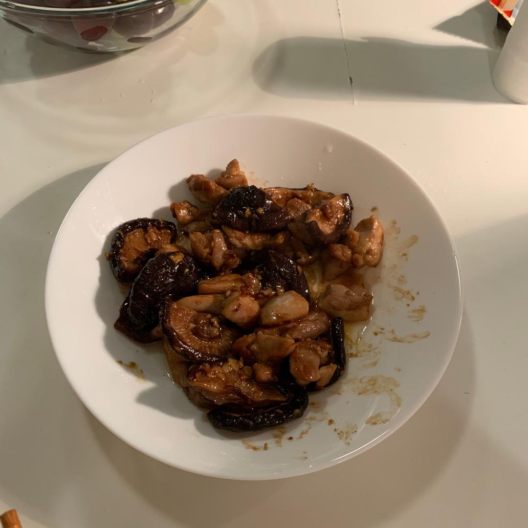 香菇滑鸡片/香菇炒鸡胸肉