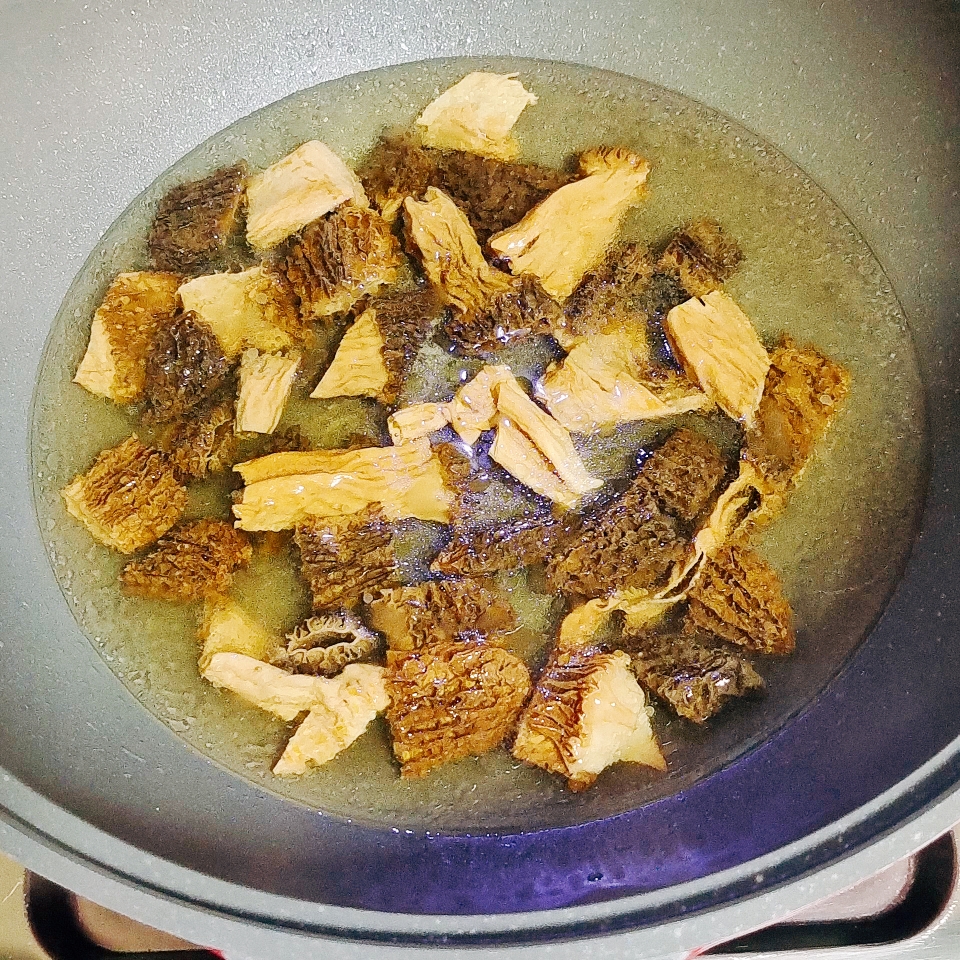 羊肚菌虾滑汤❗️超鲜美的做法 步骤3
