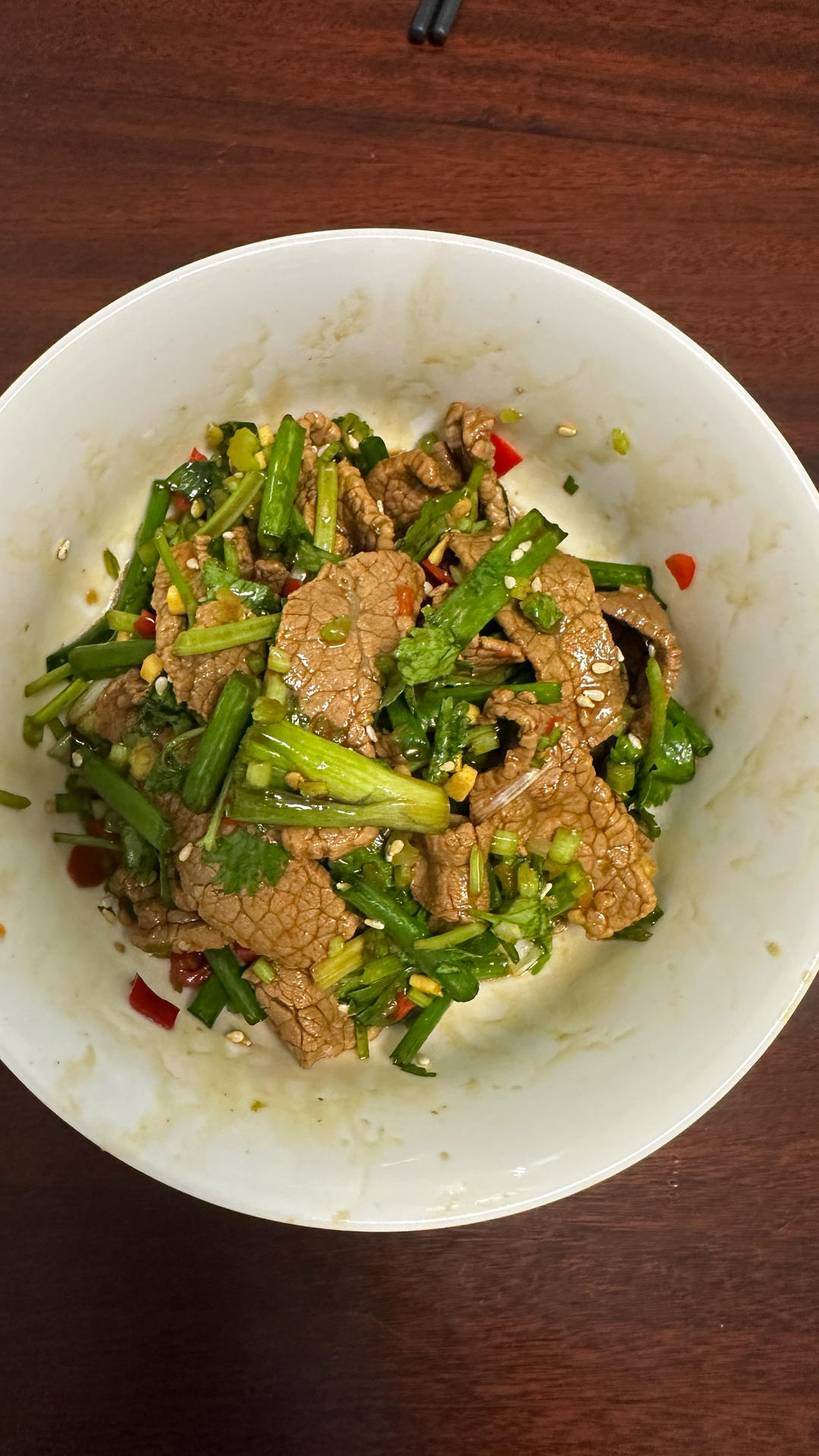 厨师长教你：“香菜牛肉”的家常做法，香嫩鲜辣，下饭一绝