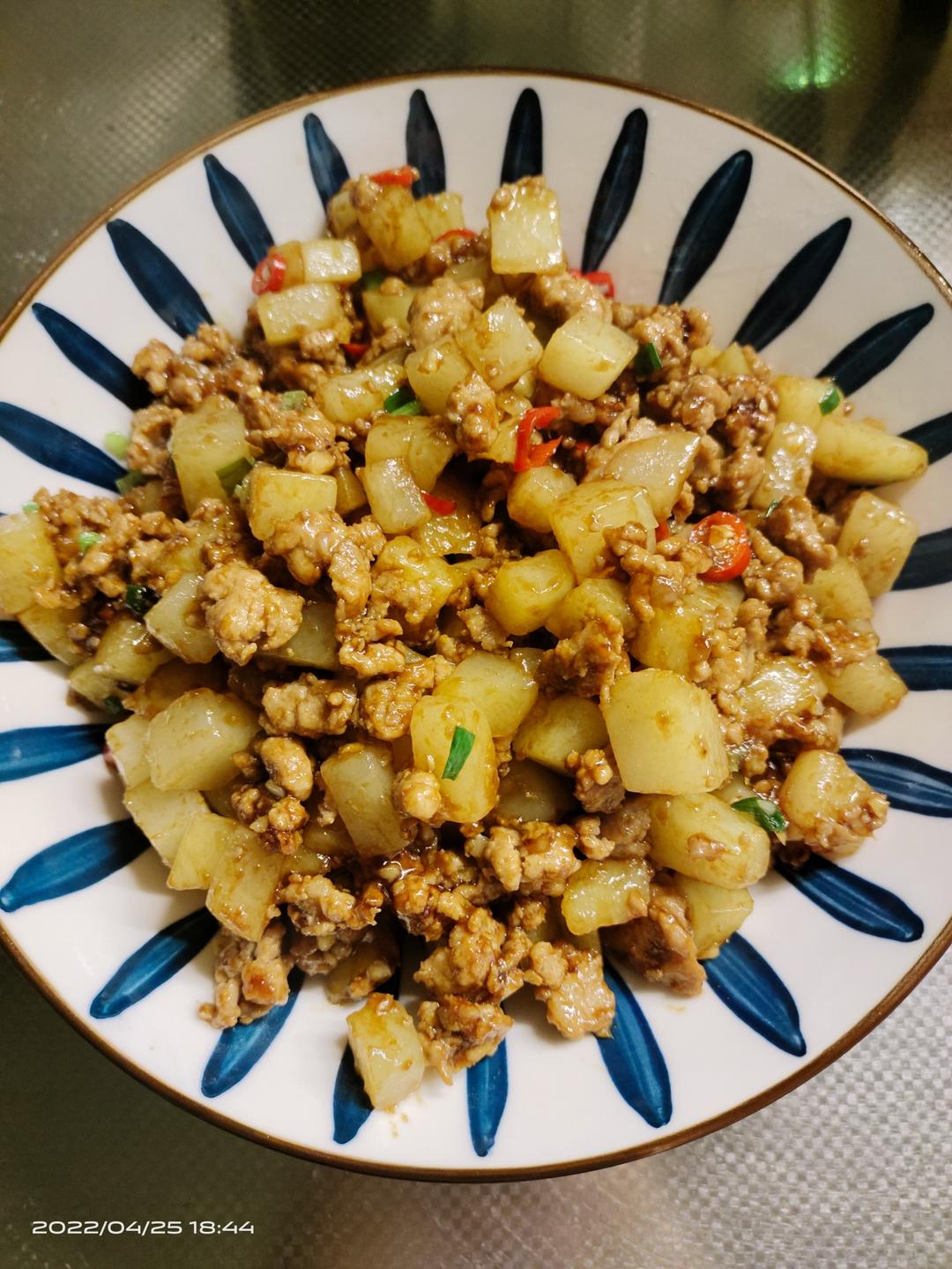 超级下饭的肉沫炒土豆！