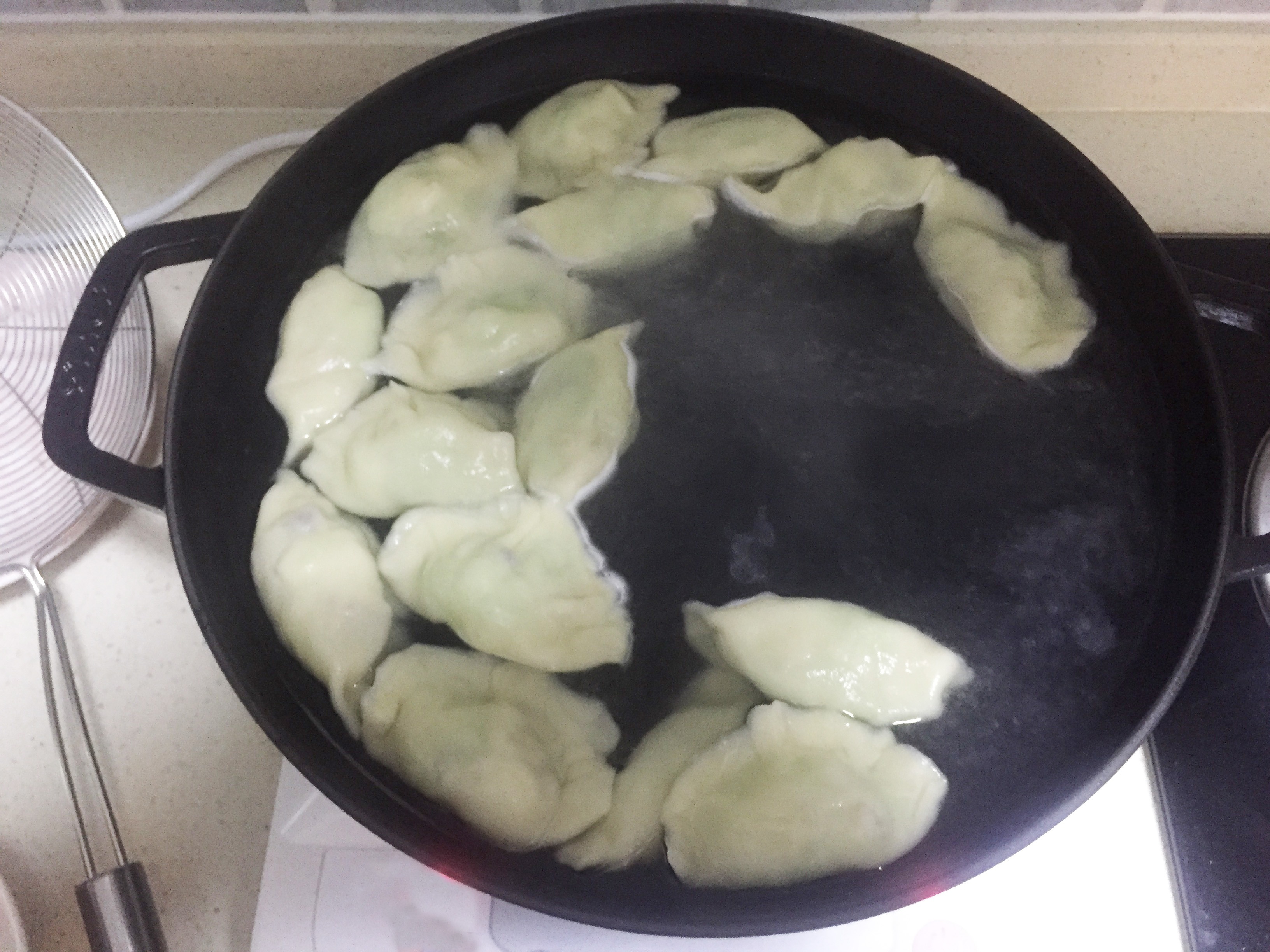 黄瓜海螺馅饺子的做法 步骤5