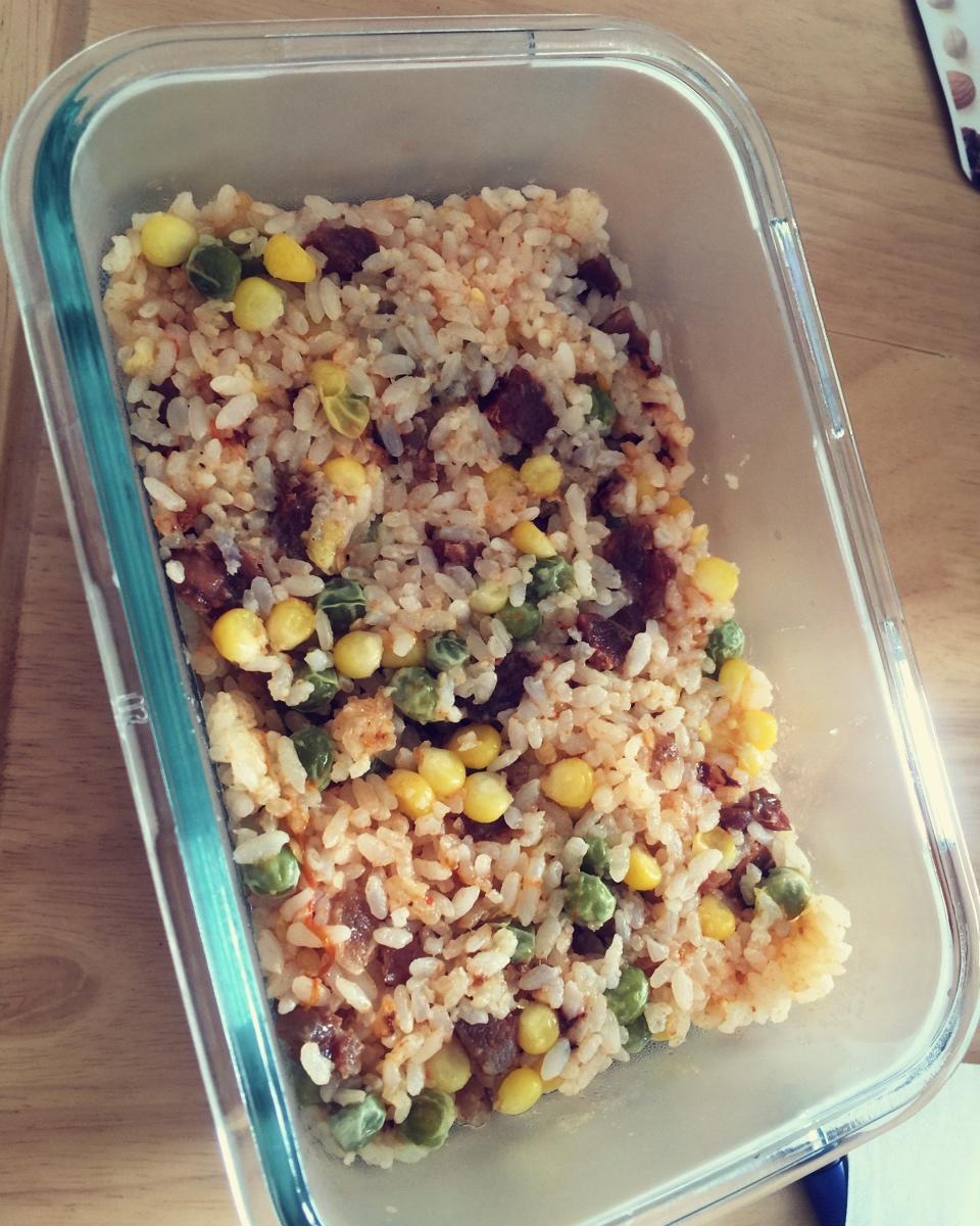 腊肠版一只番茄饭