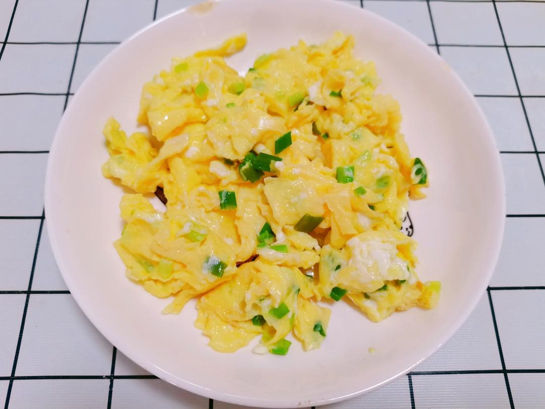 小葱炒鸡蛋