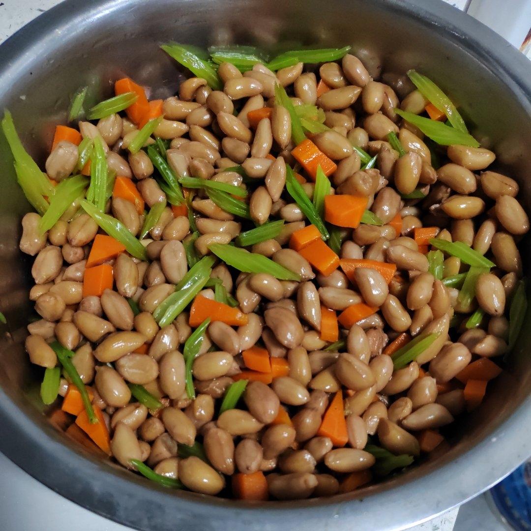 凉拌芹菜花生米胡萝卜