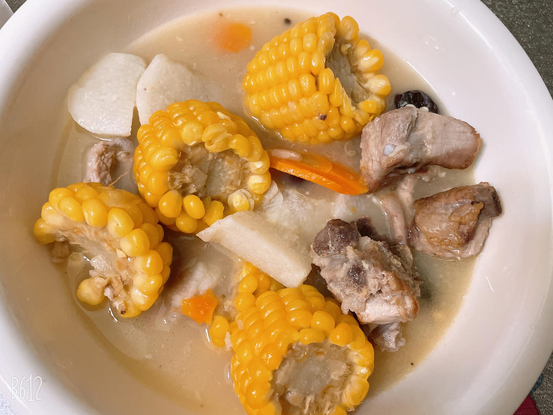 排骨玉米胡萝卜山药汤
