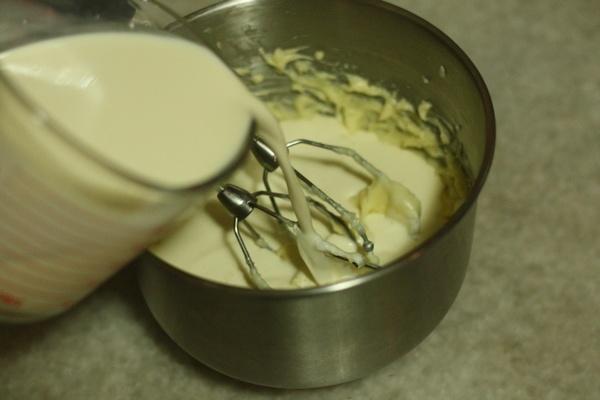经典奶酪布丁的做法 步骤3