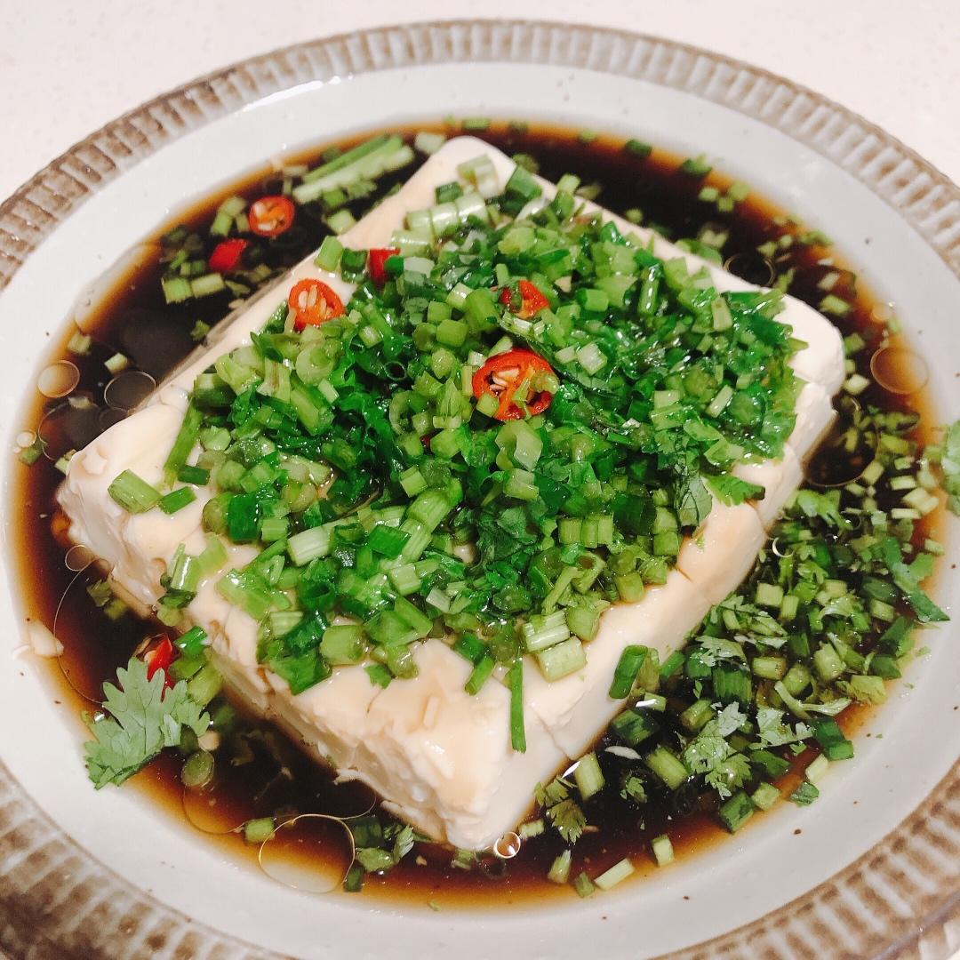 香菜小葱拌豆腐