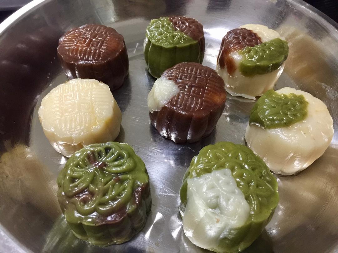 彩色冰皮月饼