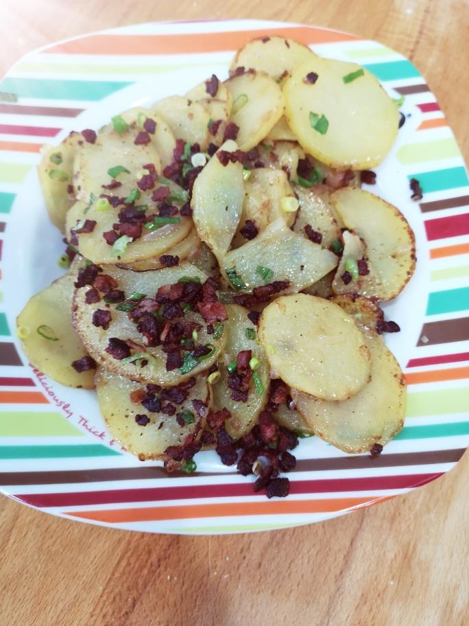 不放油的培根炒土豆