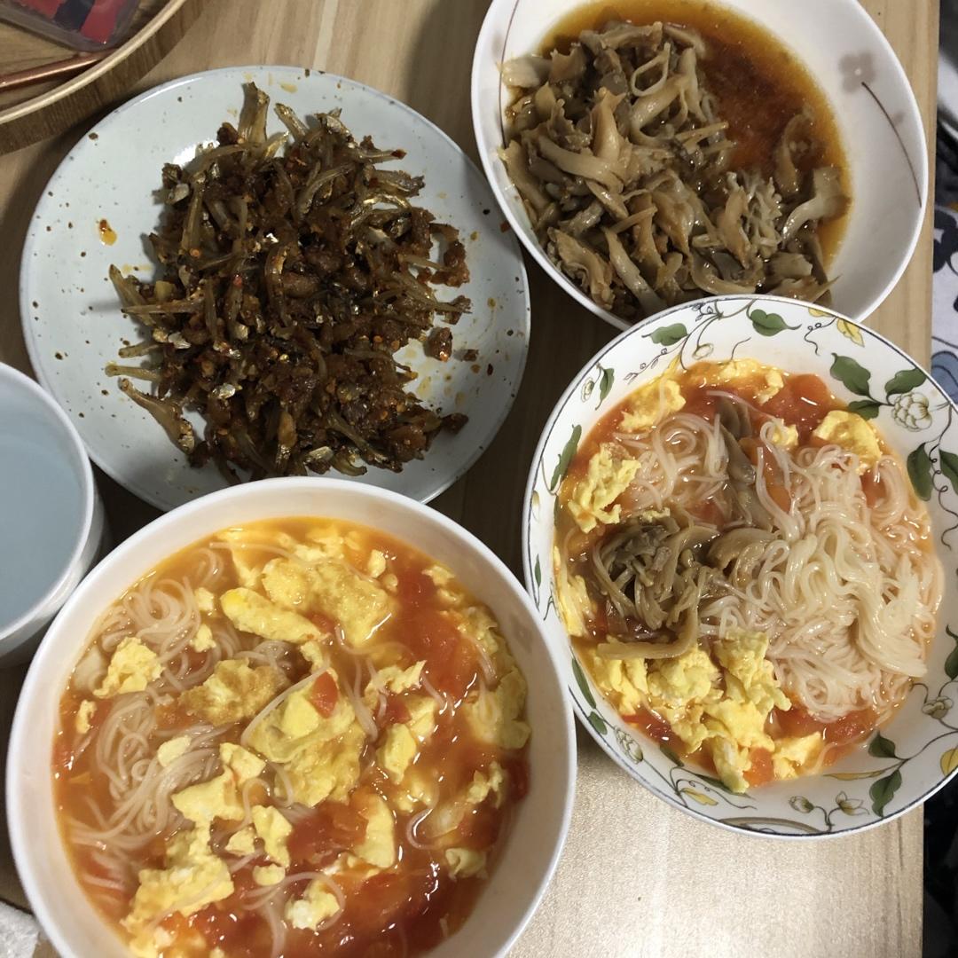 超级下饭小鱼干炒辣椒
