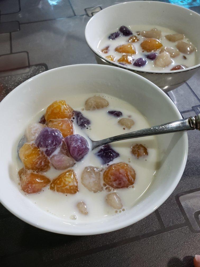 芋圆芒果椰汁西米露