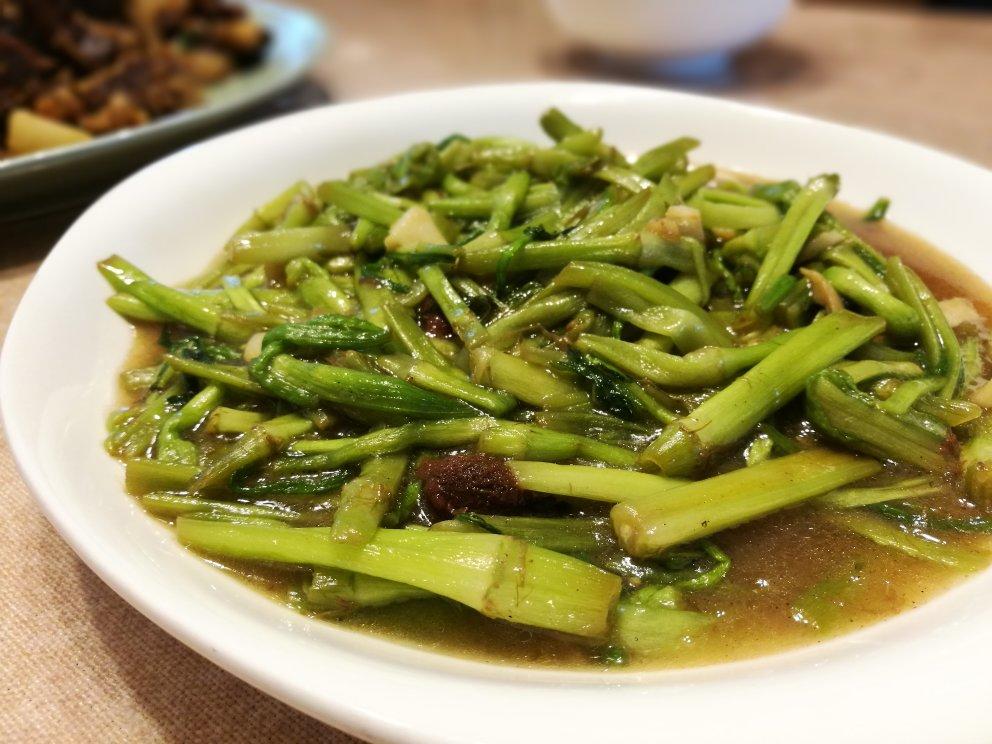 清炒水芹菜