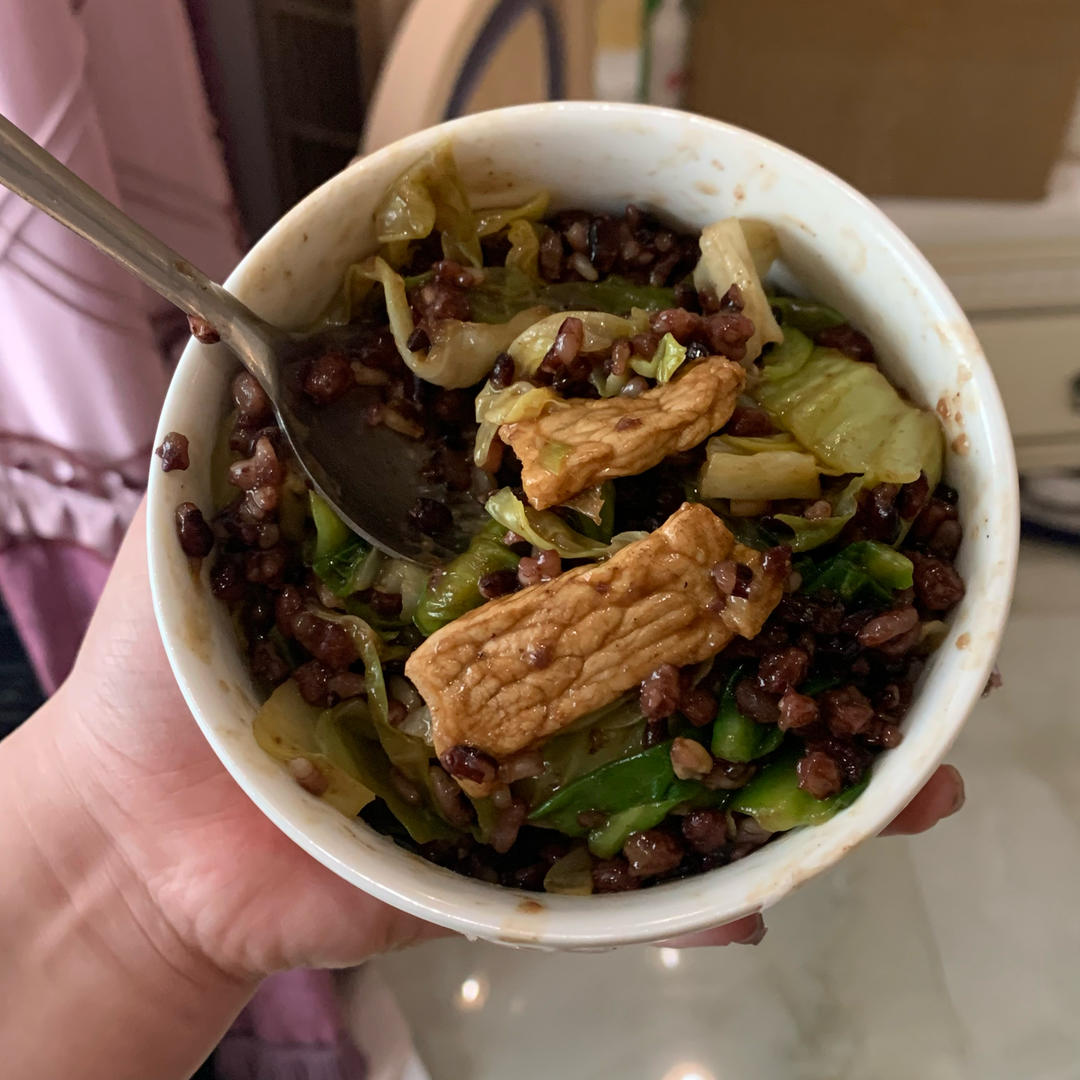 包菜炒肉片