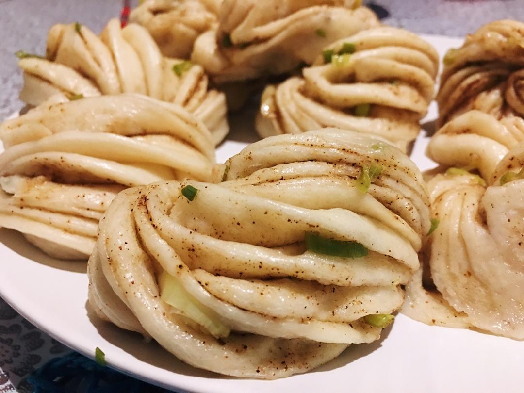 crystal_lyf做的家常椒盐小花卷(小视频)