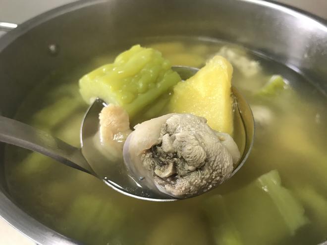 四季皆宜100%还原台湾特色凤梨苦瓜鸡汤的做法