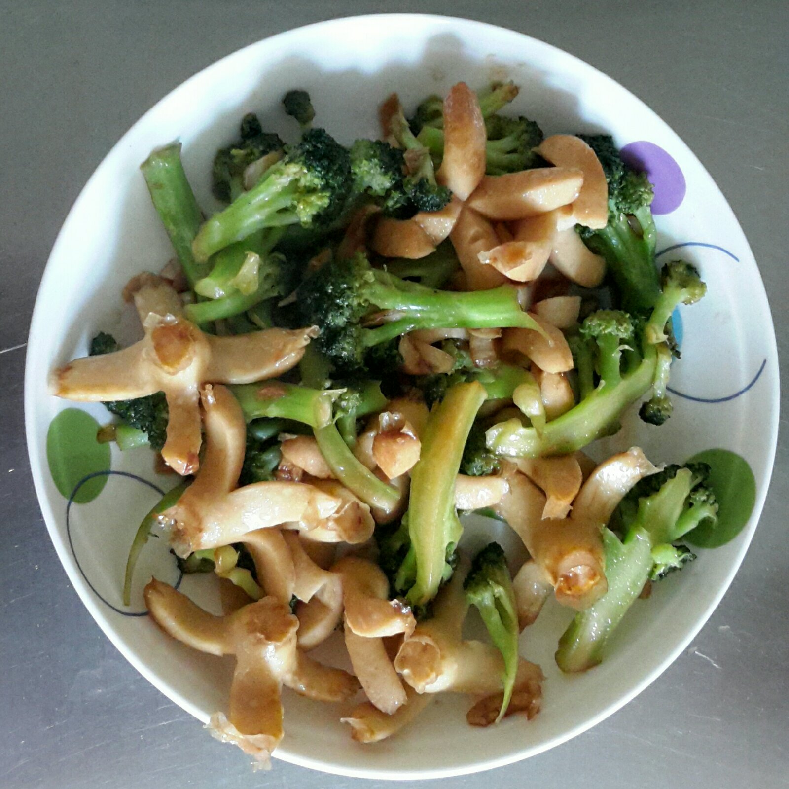 蒜香西兰花炒脆皮肠