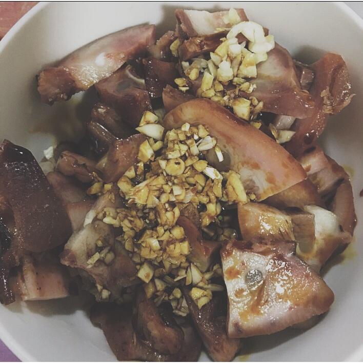 清晴请淸做的猪头肉