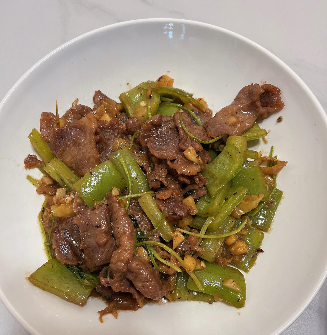 小炒黄牛肉，肉嫩味香！太好吃了简直是米饭杀手！