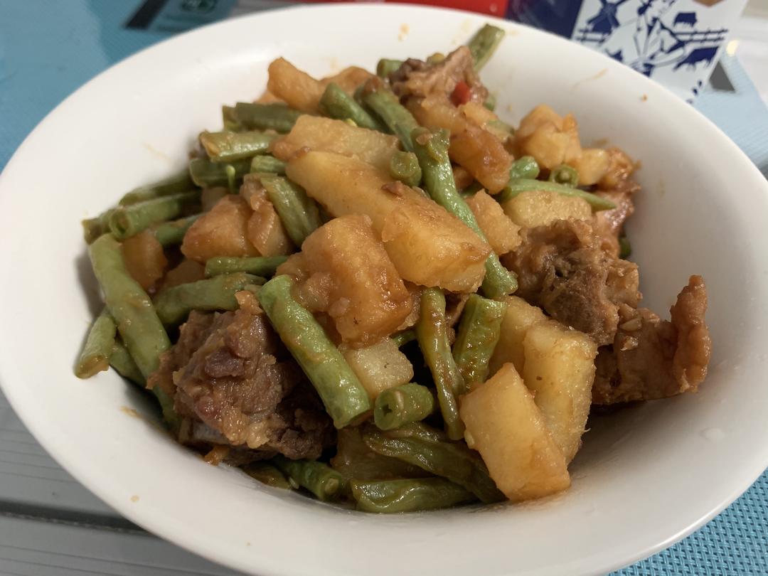 土豆、豆角烧排骨
