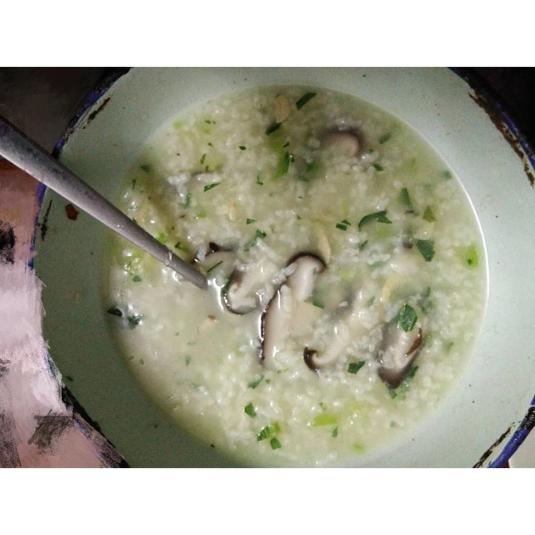 砂锅青菜香菇粥