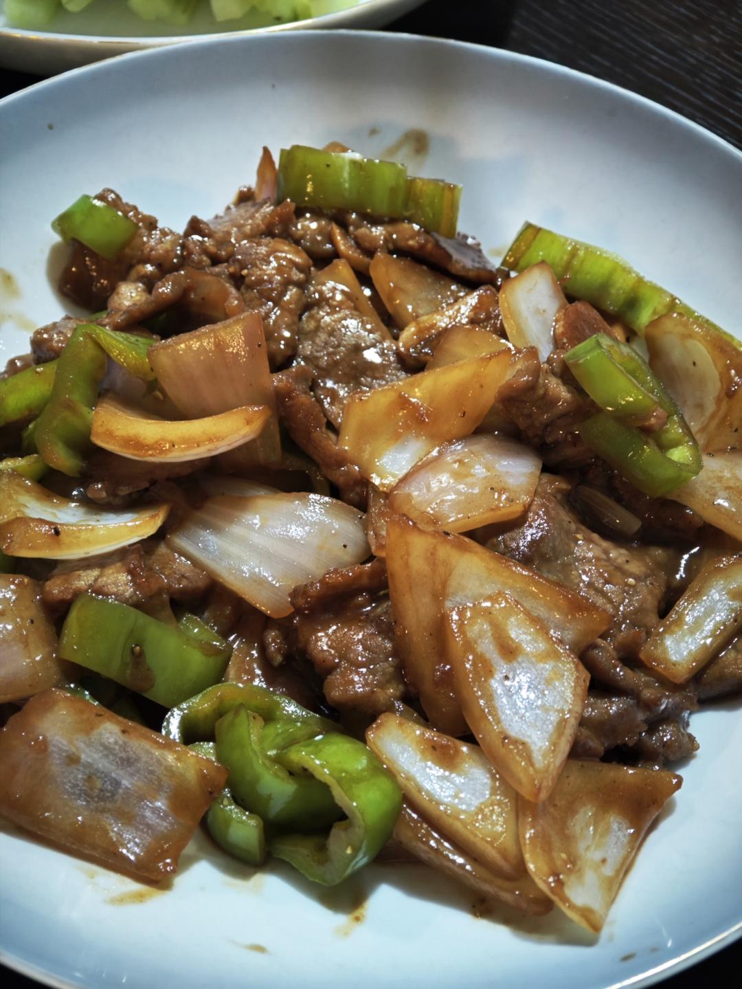 老少皆宜的一道“青椒洋葱爆炒牛肉”