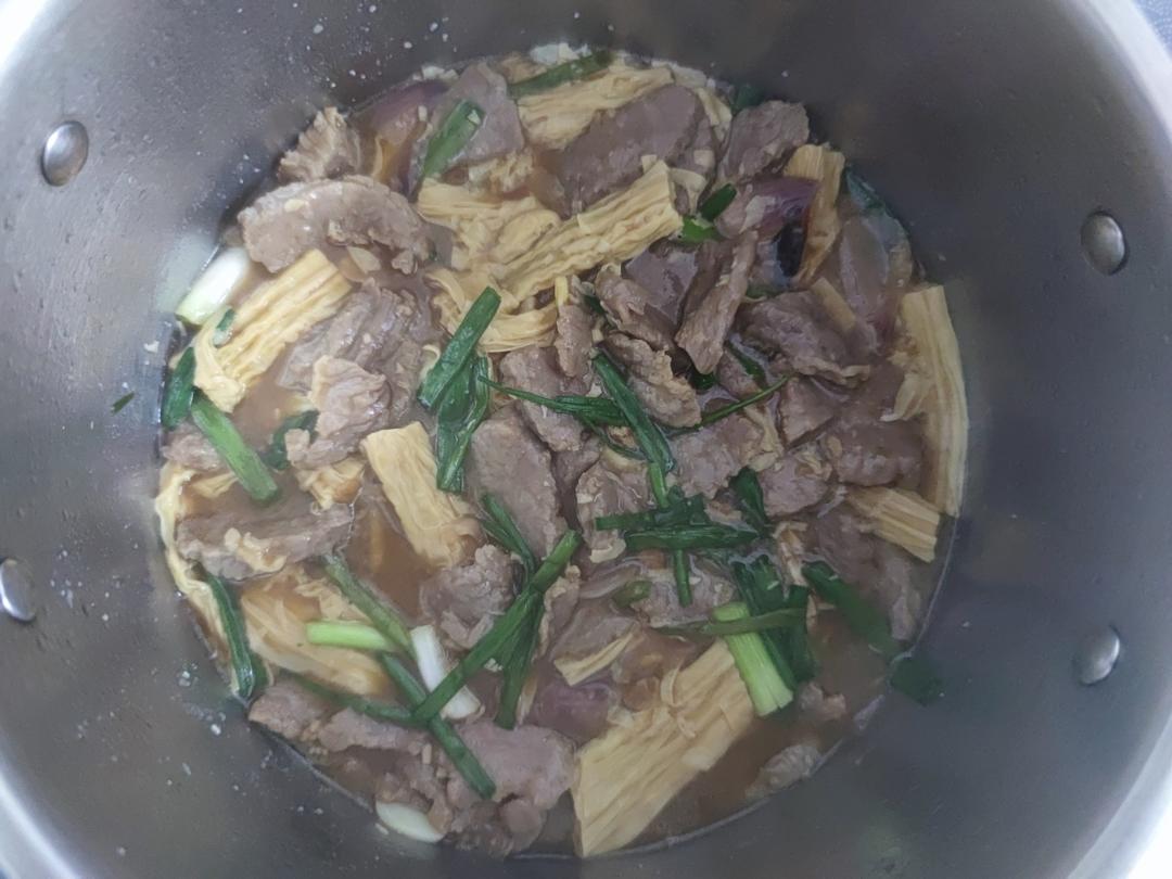 强强联手的腐竹焖牛肉