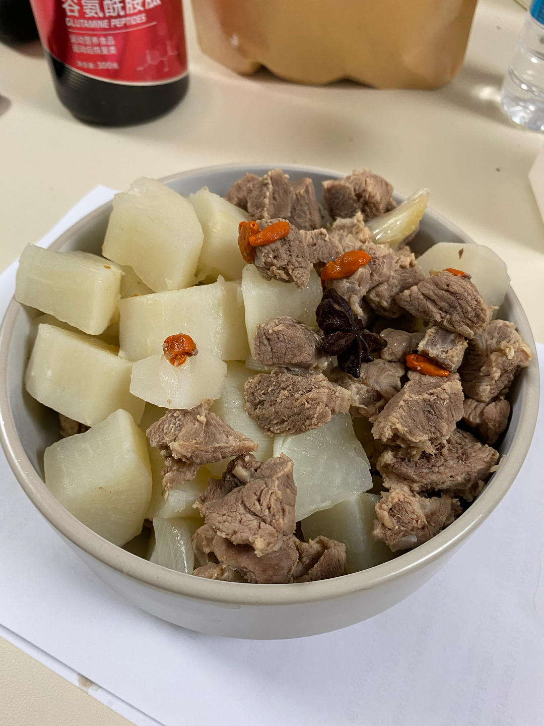 萝卜炖羊肉