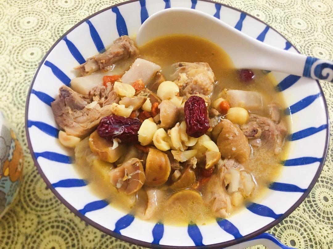 便宜又好喝的板栗煲鸡汤