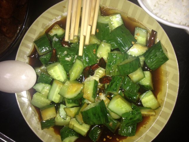 辣油泼黄瓜