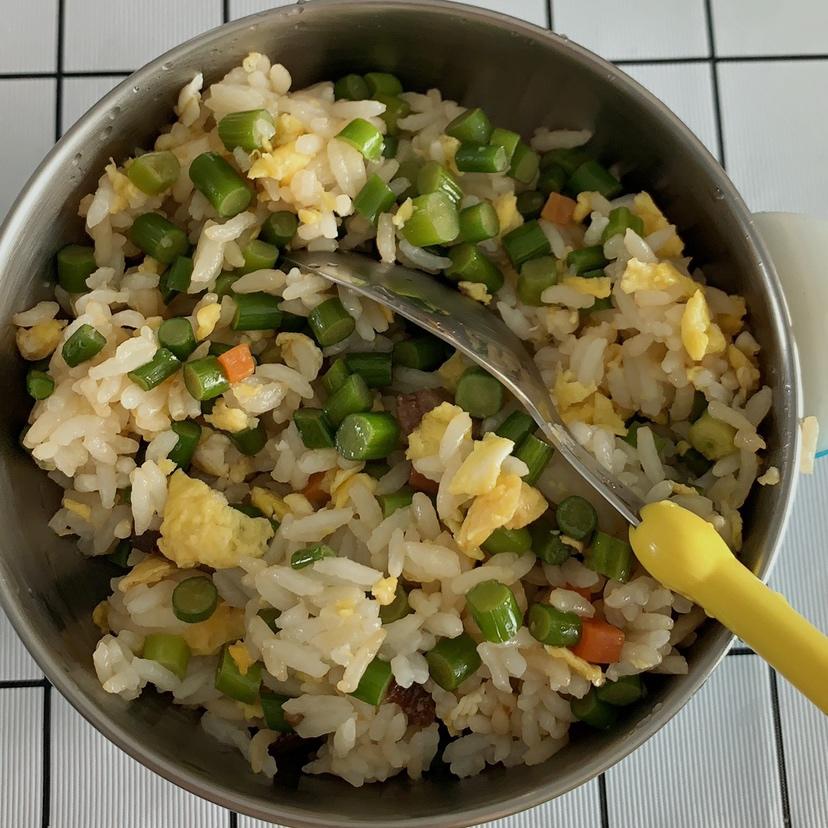 包子忙叨叨做的家常蛋炒饭