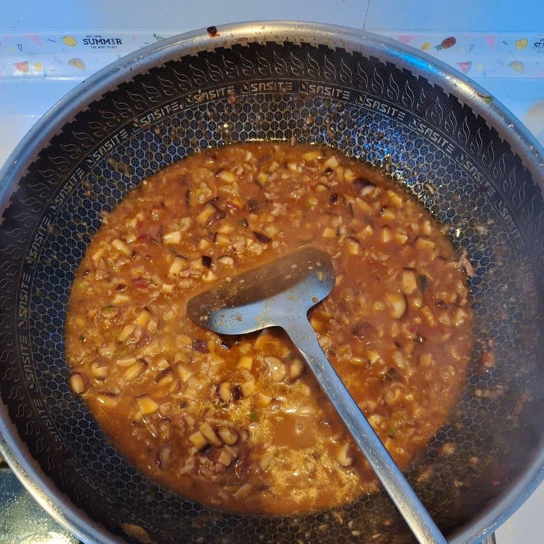 吃面条必备的香菇猪肉卤