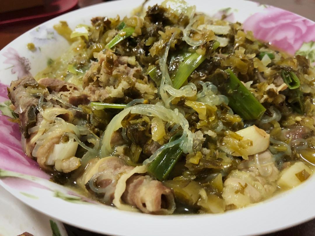 酸菜肥牛煲