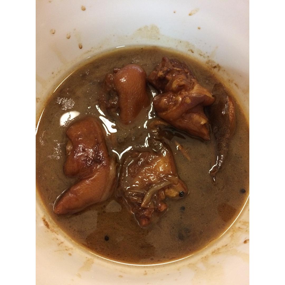 美味的家常菜：红烧猪蹄