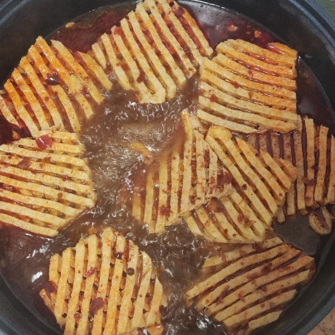 冬天第一顿火锅安排上了吗？热气腾腾的麻辣火锅走起