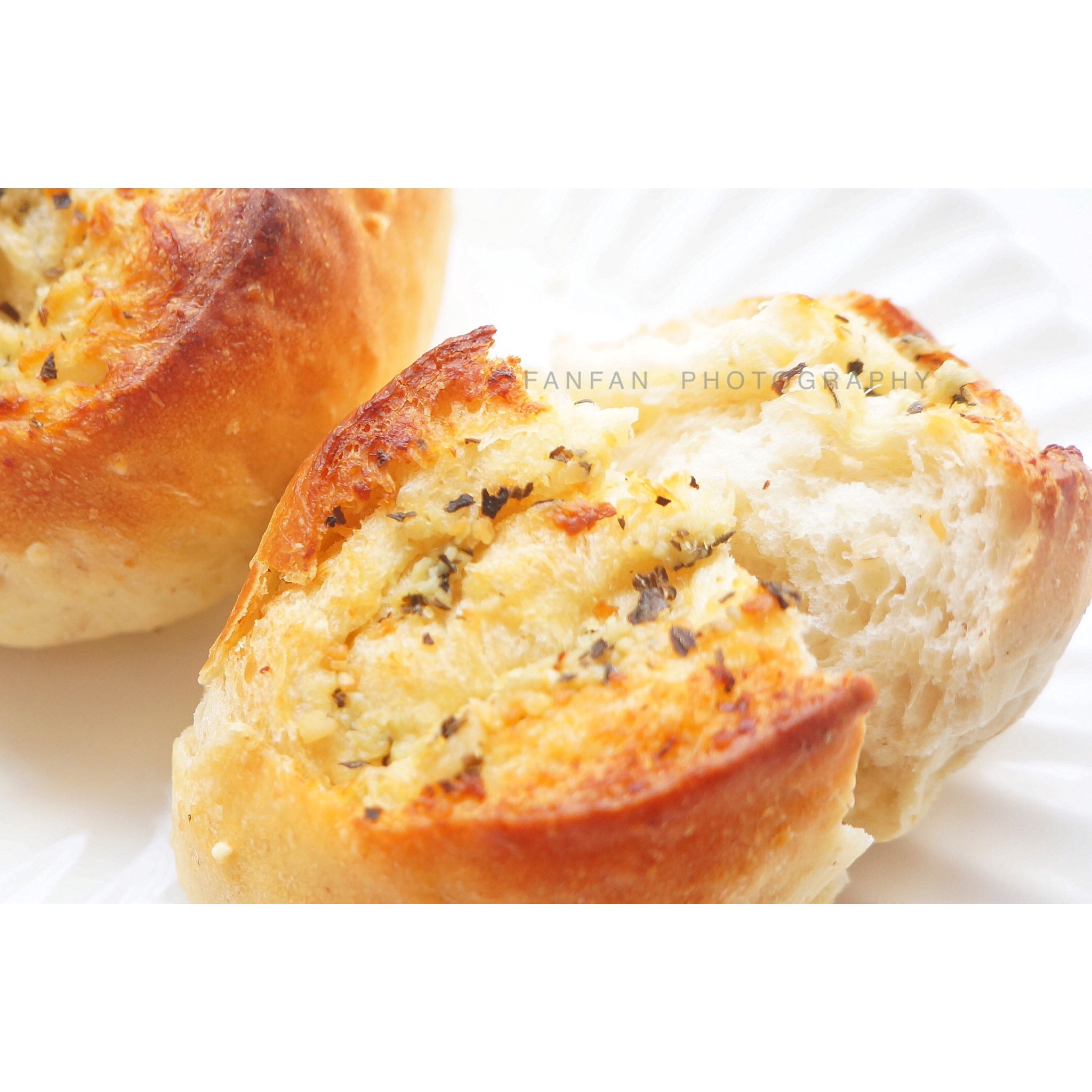 咸香柔和-超软燕麦香蒜面包