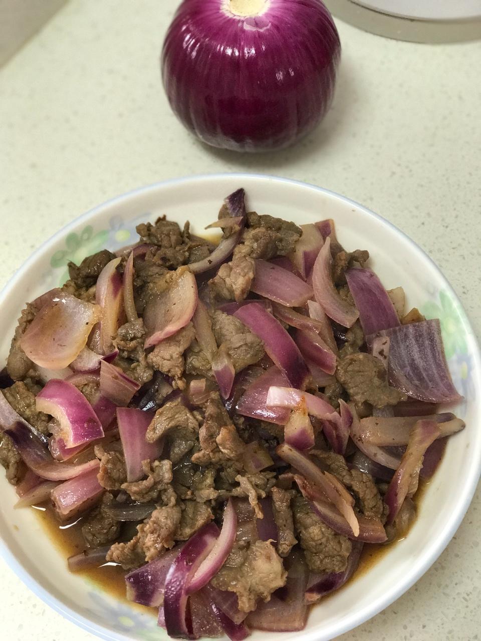 朴素版的洋葱炒牛肉