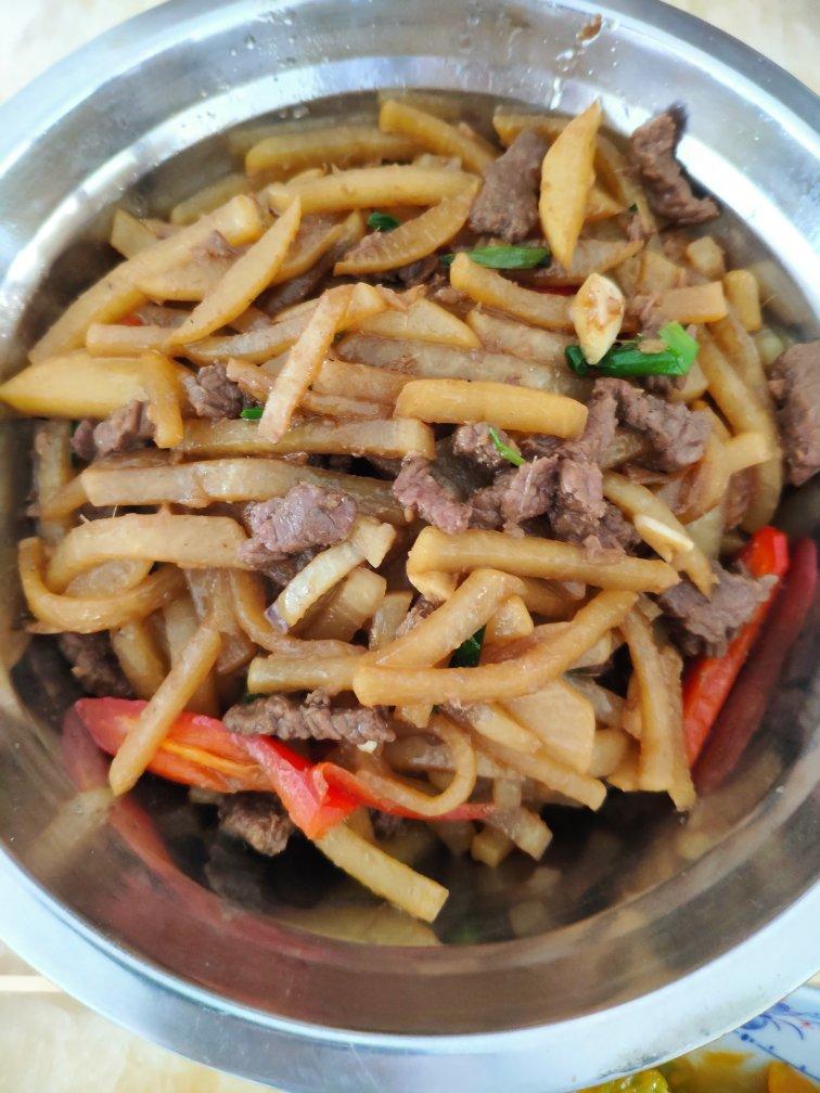 萝卜丝炒牛肉，萝卜小炒最好吃的做法了