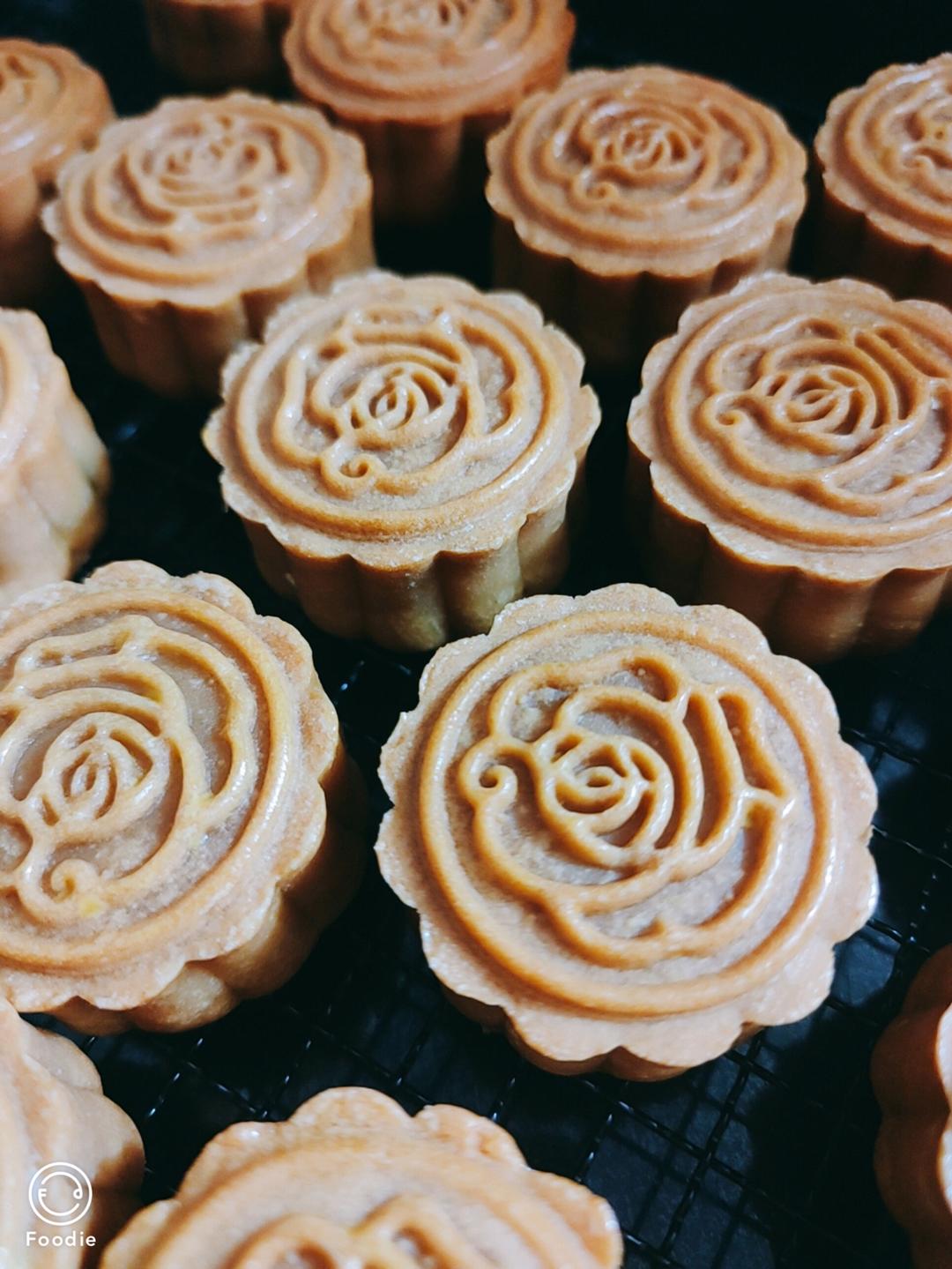 广式月饼－－蛋黄豆沙月饼