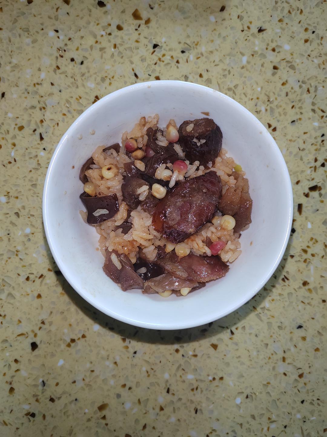 腊肉香肠青豆焖饭