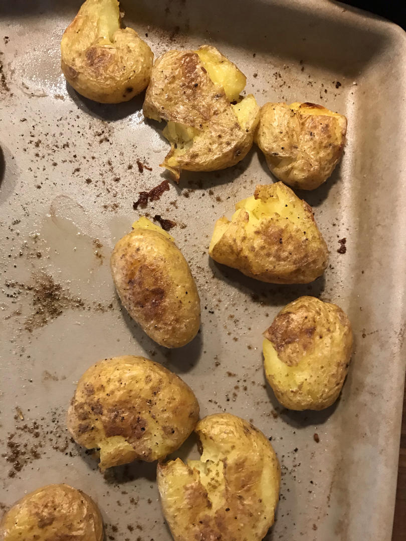 迷迭香椒盐烤脆皮土豆-北鼎食谱