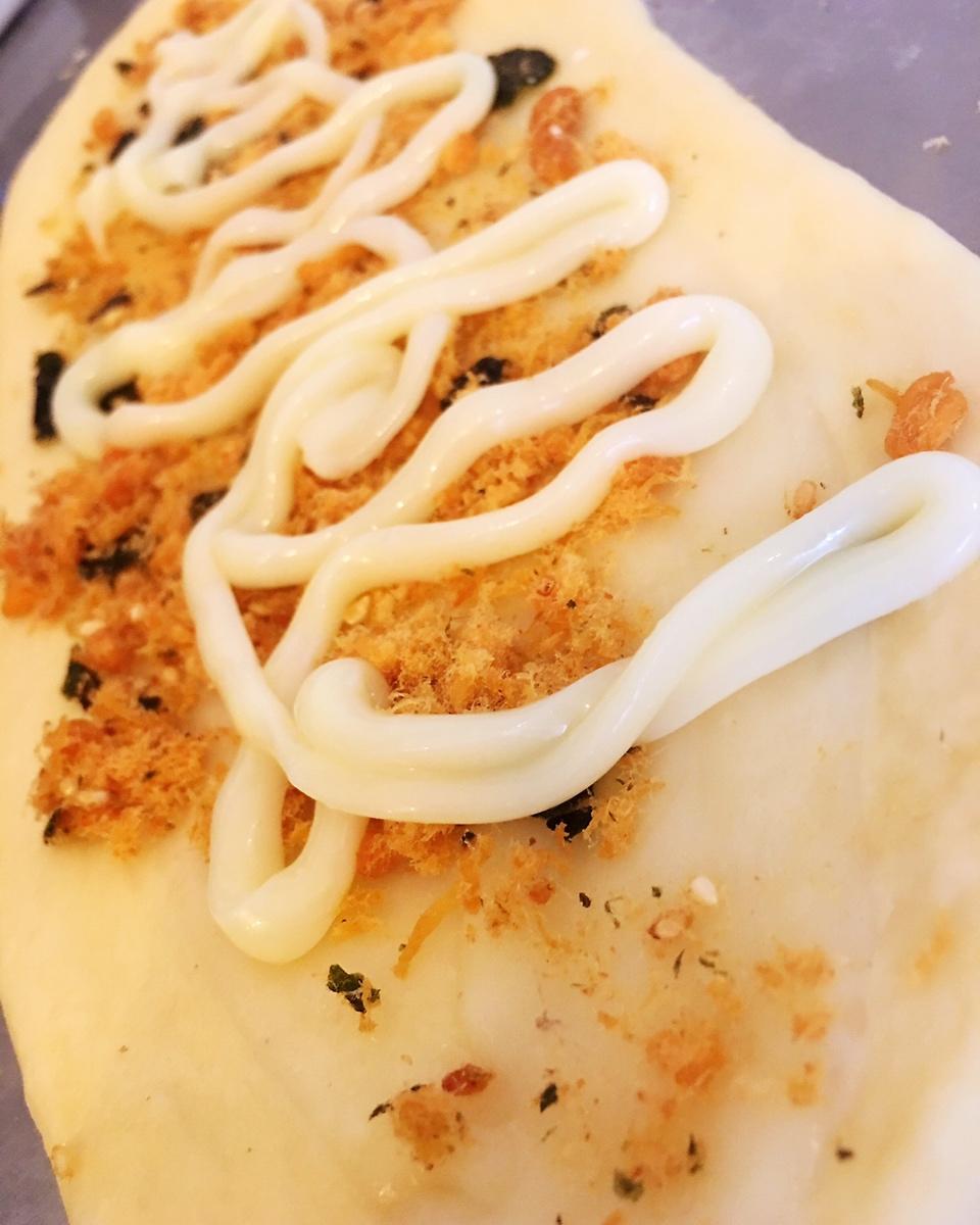 如棉花般松软的海苔肉松面包