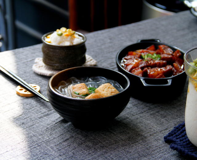 油豆腐土豆粉汤&豌豆玉米饭（北鼎养生壶食谱）的做法