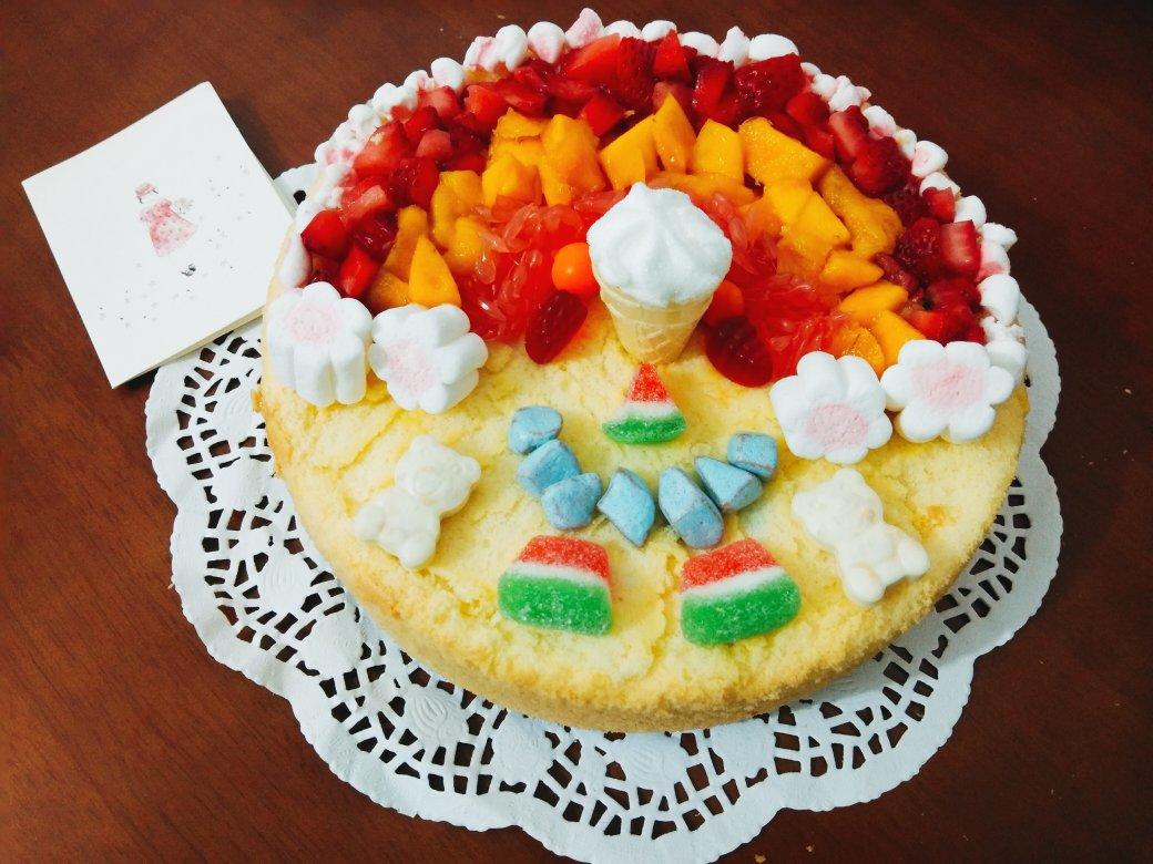 吃食不贪做的彩虹水果装饰蛋糕