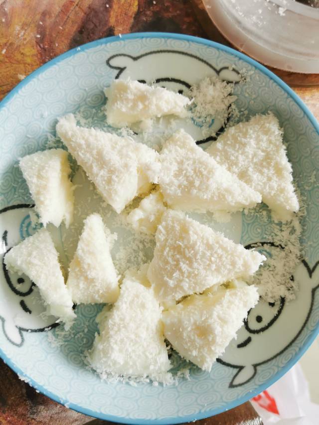 完胜85‘C的牛奶椰蓉小方